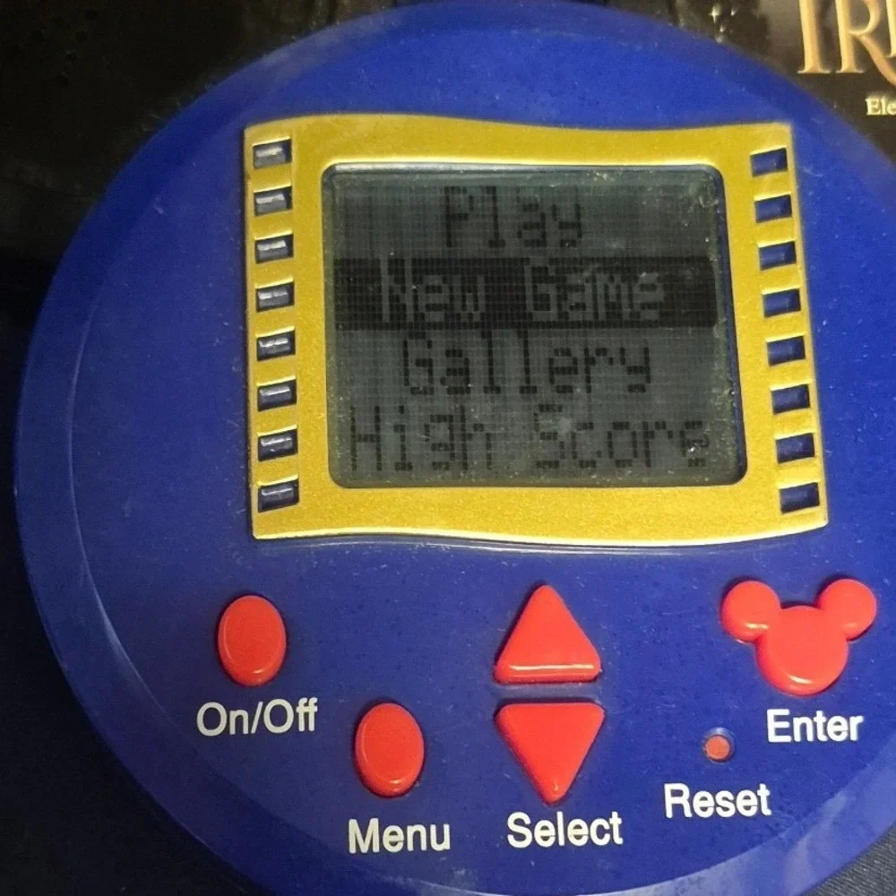 Wonderful World of Disney Trivia Electronic Handheld Game Mickey Mouse Blue 2000